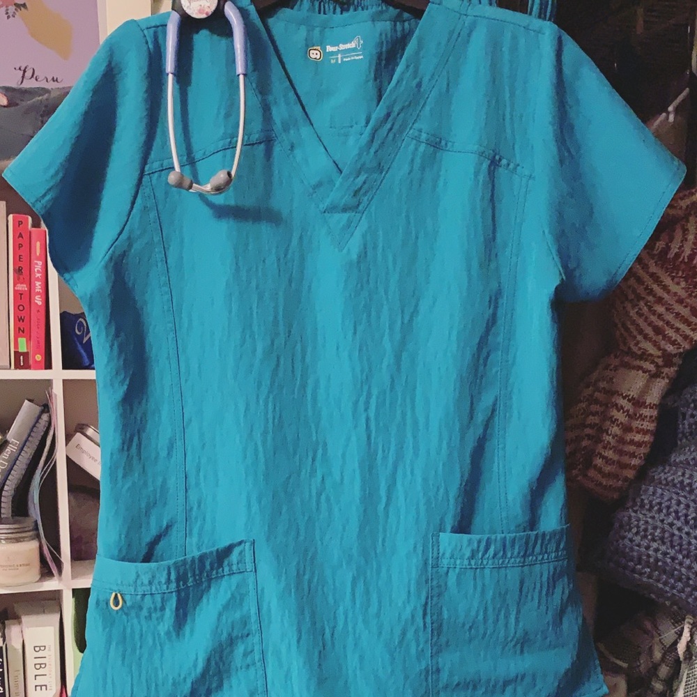 Medium wonderwink scrub top teal